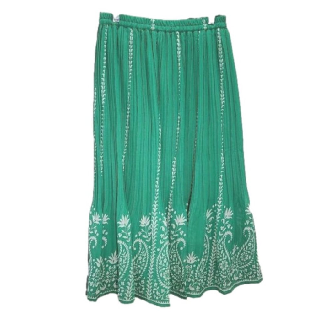 ANTHONY Richards green with white details
